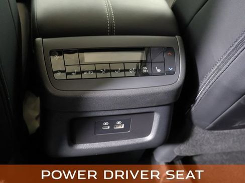 Used 2024 Nissan Pathfinder SL w/ SL Premium Package FWD image 20