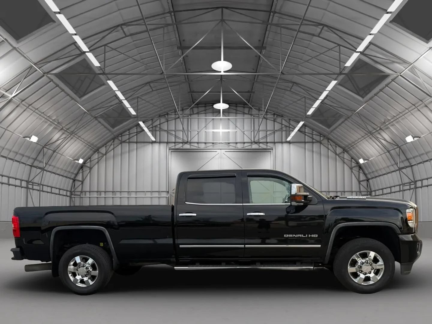 Used 2018 GMC Sierra 3500 Denali w/ Duramax Plus Package AWD/4WD image 4