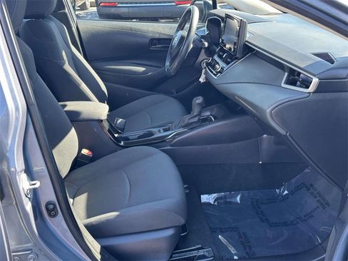 Used 2022 Toyota Corolla LE image 6