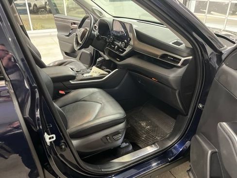 Used 2023 Toyota Highlander Limited AWD/4WD image 17