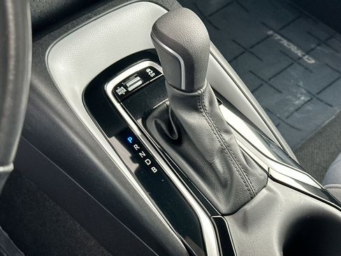 Used 2024 Toyota Corolla SE image 19