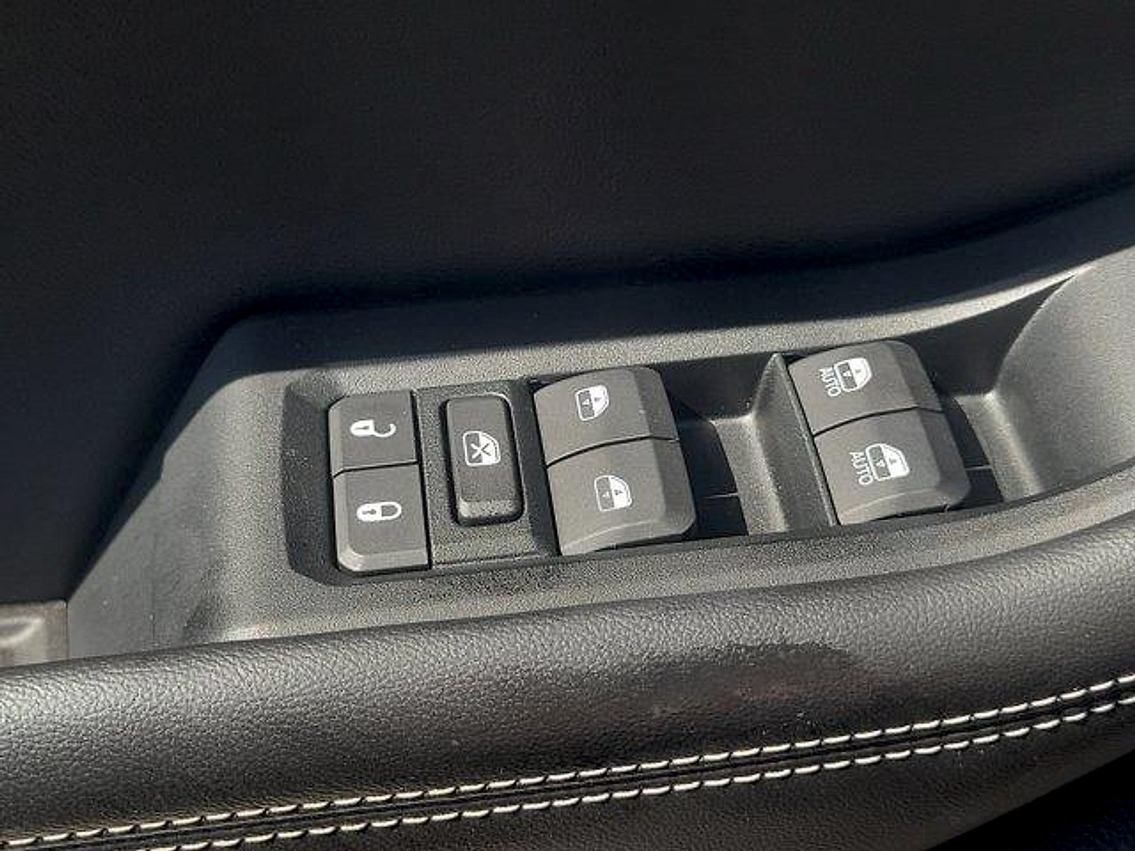 Used 2023 Jeep Grand Cherokee Altitude RWD image 33