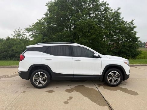 Used 2020 GMC Terrain SLT AWD/4WD image 2