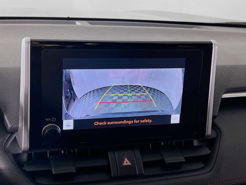Used 2023 Toyota RAV4 SE image 13