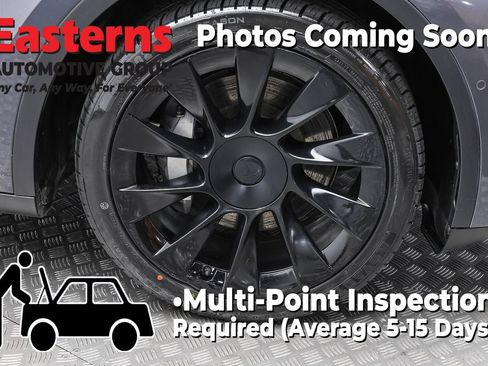 Used 2022 Tesla Model Y Long Range AWD/4WD image 25