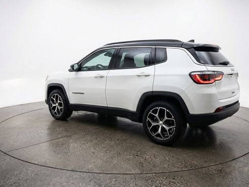 Used 2025 Jeep Compass Limited image 6