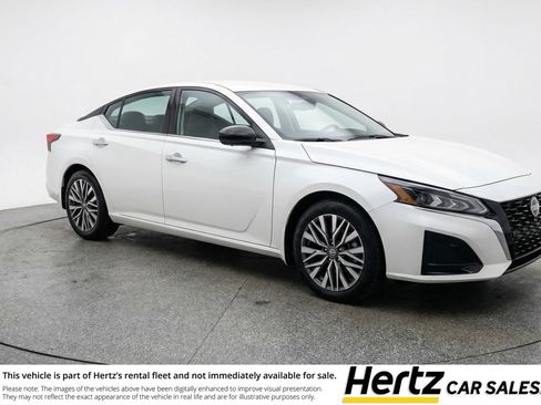 Used 2025 Nissan Altima 2.5 SV FWD image 1