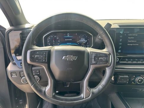 Used 2024 Chevrolet Silverado 2500 ZR2 w/ Technology Package image 13