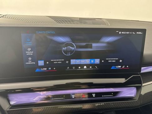 Used 2026 BMW M5 w/ Executive Package image 9