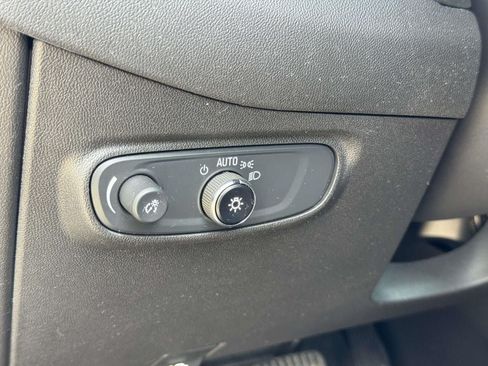 Used 2024 Chevrolet Equinox LT FWD image 10