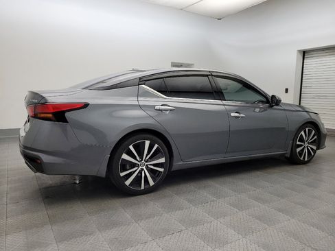 Used 2020 Nissan Altima 2.0 Platinum image 10