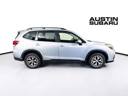 Used 2020 Subaru Forester Premium AWD/4WD image 8