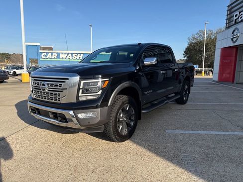 Certified 2021 Nissan Titan Platinum Reserve w/ Moonroof Package image 21