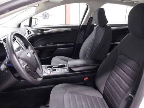 Used 2020 Ford Fusion SE image 14