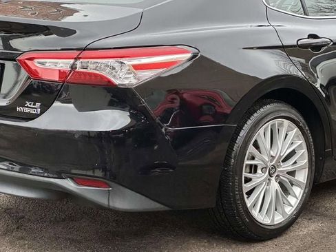 Used 2018 Toyota Camry XLE image 14