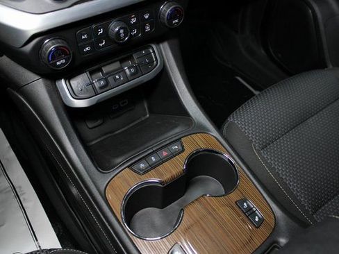 Used 2020 GMC Acadia SLE w/ Driver Convenience Package image 29