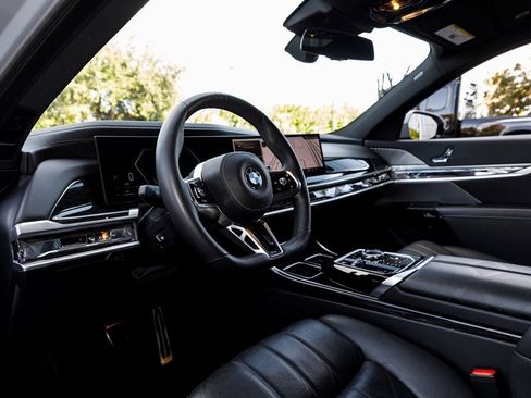 Used 2025 BMW 740i xDrive image 24