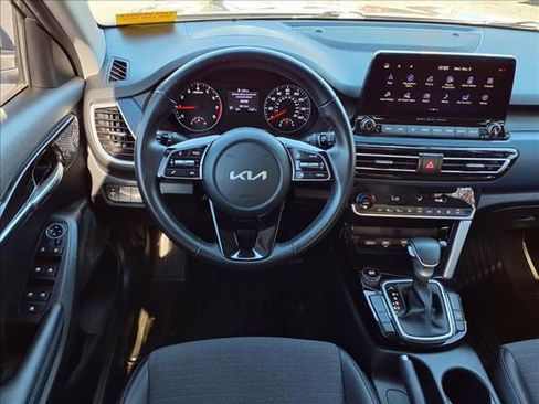 Used 2023 Kia Seltos S w/ Navigation Package image 15