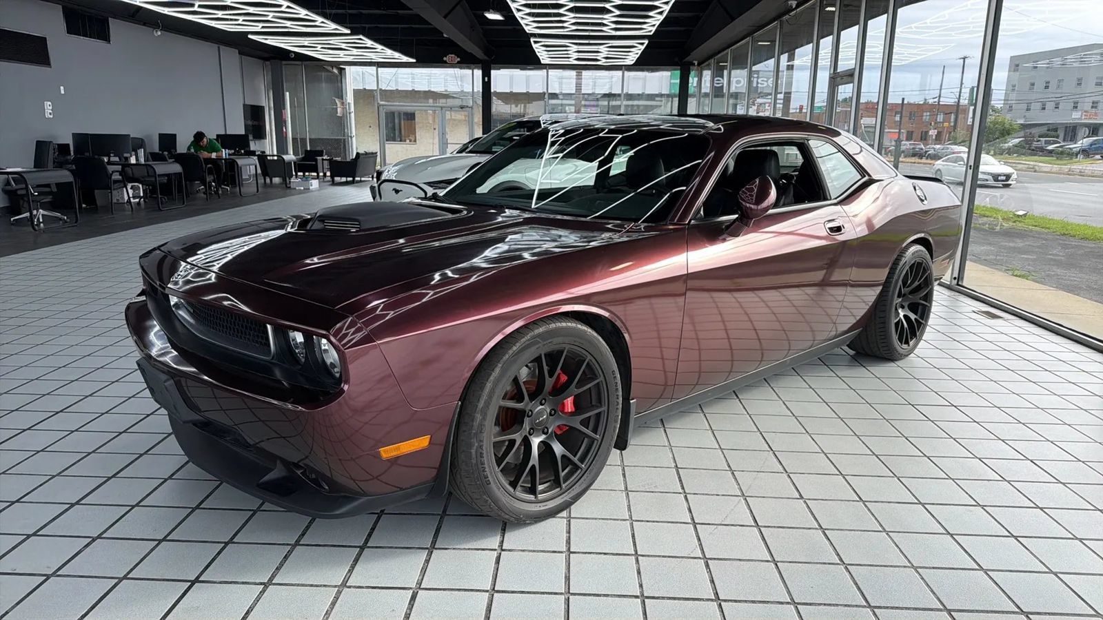 Used 2009 Dodge Challenger SRT8 RWD image 4