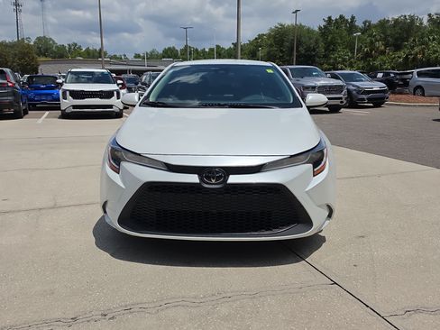 Used 2022 Toyota Corolla LE FWD image 3