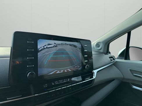 Used 2024 Toyota Sienna XLE w/ XLE Plus Package image 41