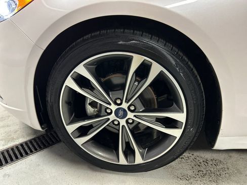 Used 2020 Ford Fusion Titanium image 9