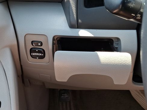 Used 2009 Toyota Camry FWD image 24
