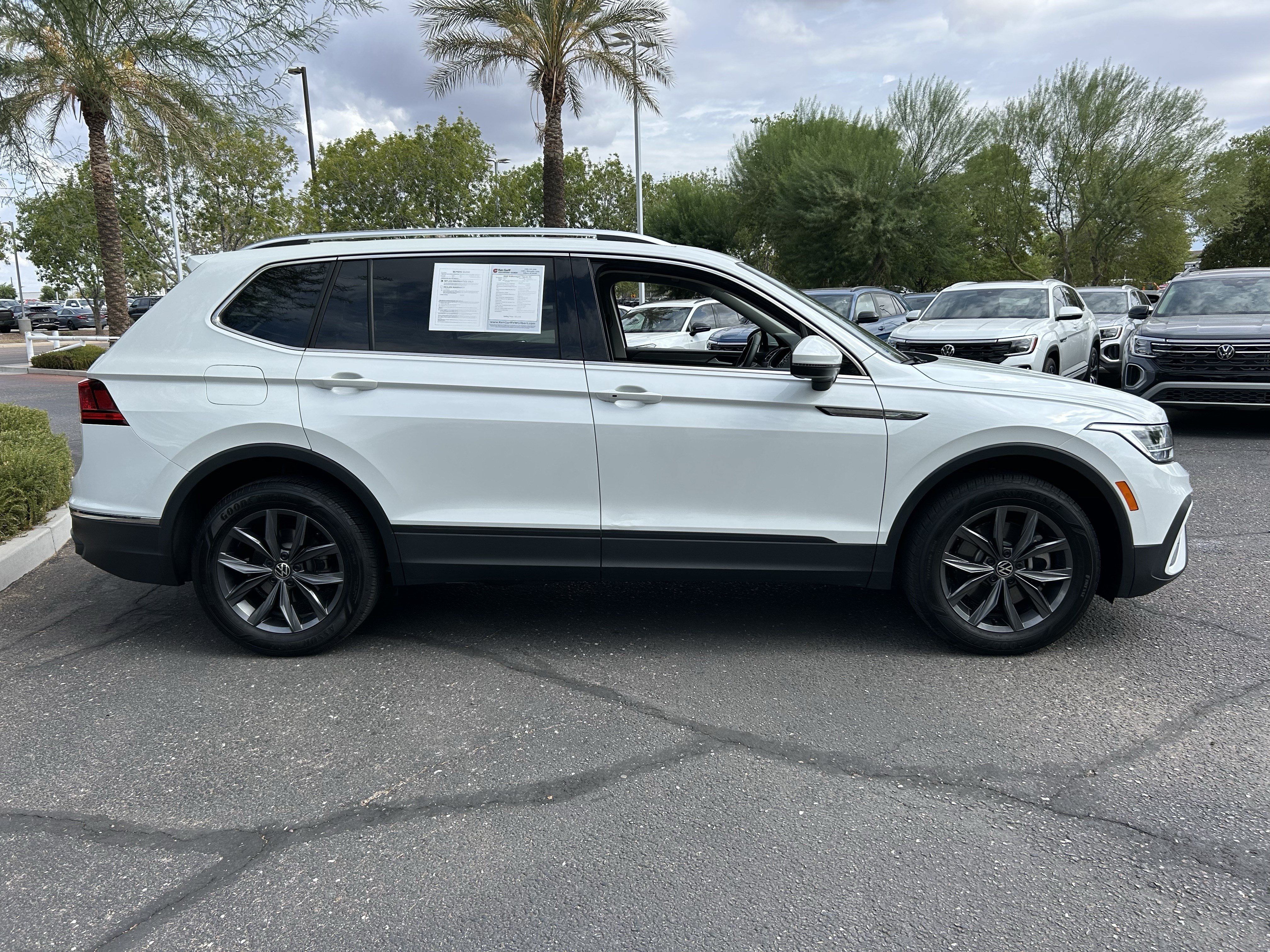 Used 2023 Volkswagen Tiguan SE FWD image 5