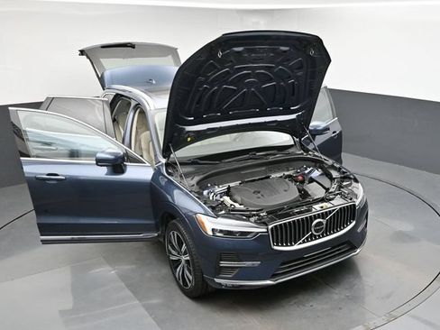 Used 2023 Volvo XC60 B5 Plus AWD/4WD image 45