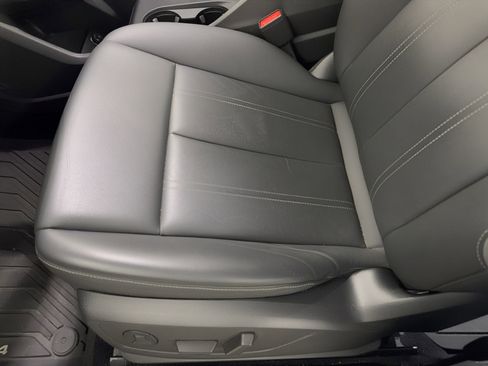 Used 2023 Audi Q4 e-tron Premium Plus w/ Premium Plus image 16