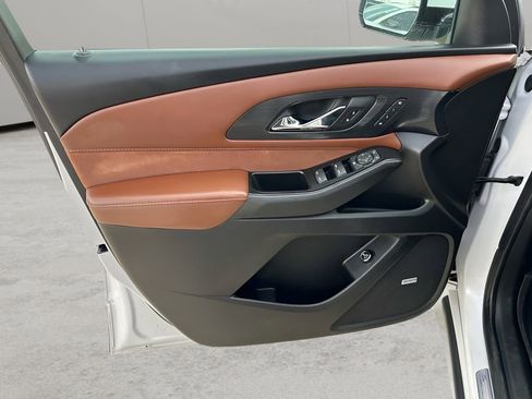 Used 2020 Chevrolet Traverse High Country image 9