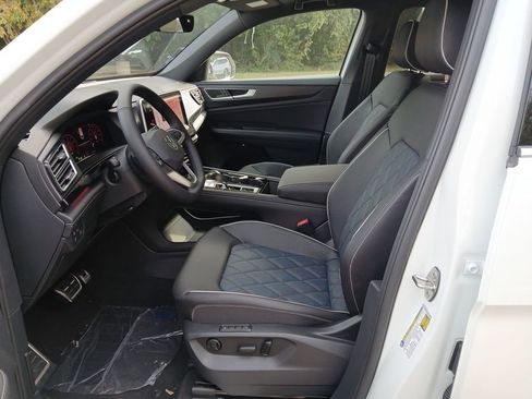 New 2026 Volkswagen Atlas Cross Sport SEL Premium R-Line AWD/4WD image 9