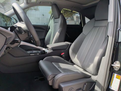 Used 2025 Audi Q5 Premium Plus AWD/4WD image 16