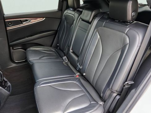 Used 2020 Lincoln Nautilus Reserve FWD image 25