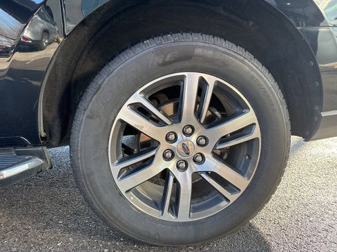 Used 2023 Ford Expedition Max Limited image 24