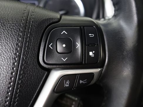 Used 2019 Toyota Highlander XLE AWD/4WD image 48