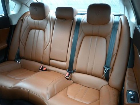 Used 2017 Maserati Quattroporte S GranSport image 13