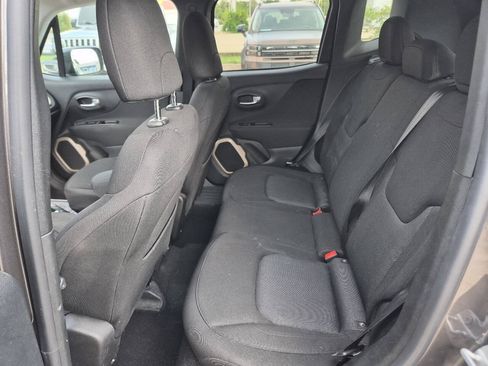 Used 2017 Jeep Renegade Latitude w/ Cold Weather Group AWD/4WD image 11