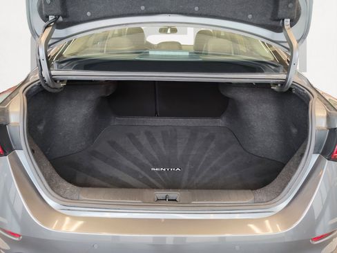 Used 2020 Nissan Sentra SR w/ Premium Package FWD image 16