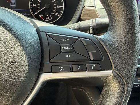 Used 2023 Nissan Altima 2.5 SV AWD/4WD image 23