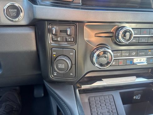 Used 2025 Ford F350 Platinum AWD/4WD image 24