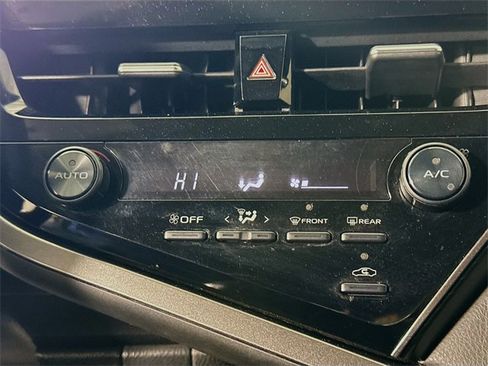 Used 2021 Toyota Camry SE image 15