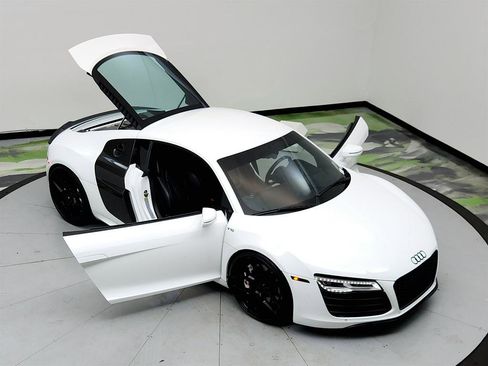 Used 2014 Audi R8 V10 image 35