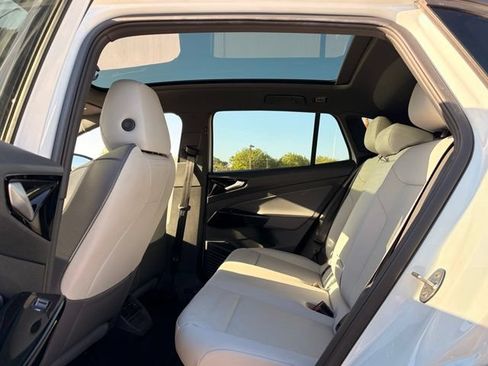 Used 2022 Volkswagen ID.4 Pro S RWD image 12
