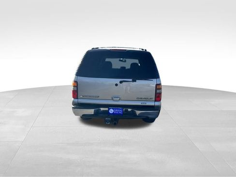 Used 2002 Chevrolet Suburban LT image 5