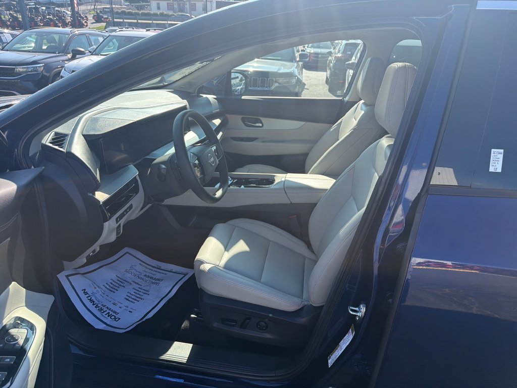 Certified 2025 Nissan Murano SL w/ Cargo Package AWD/4WD image 13