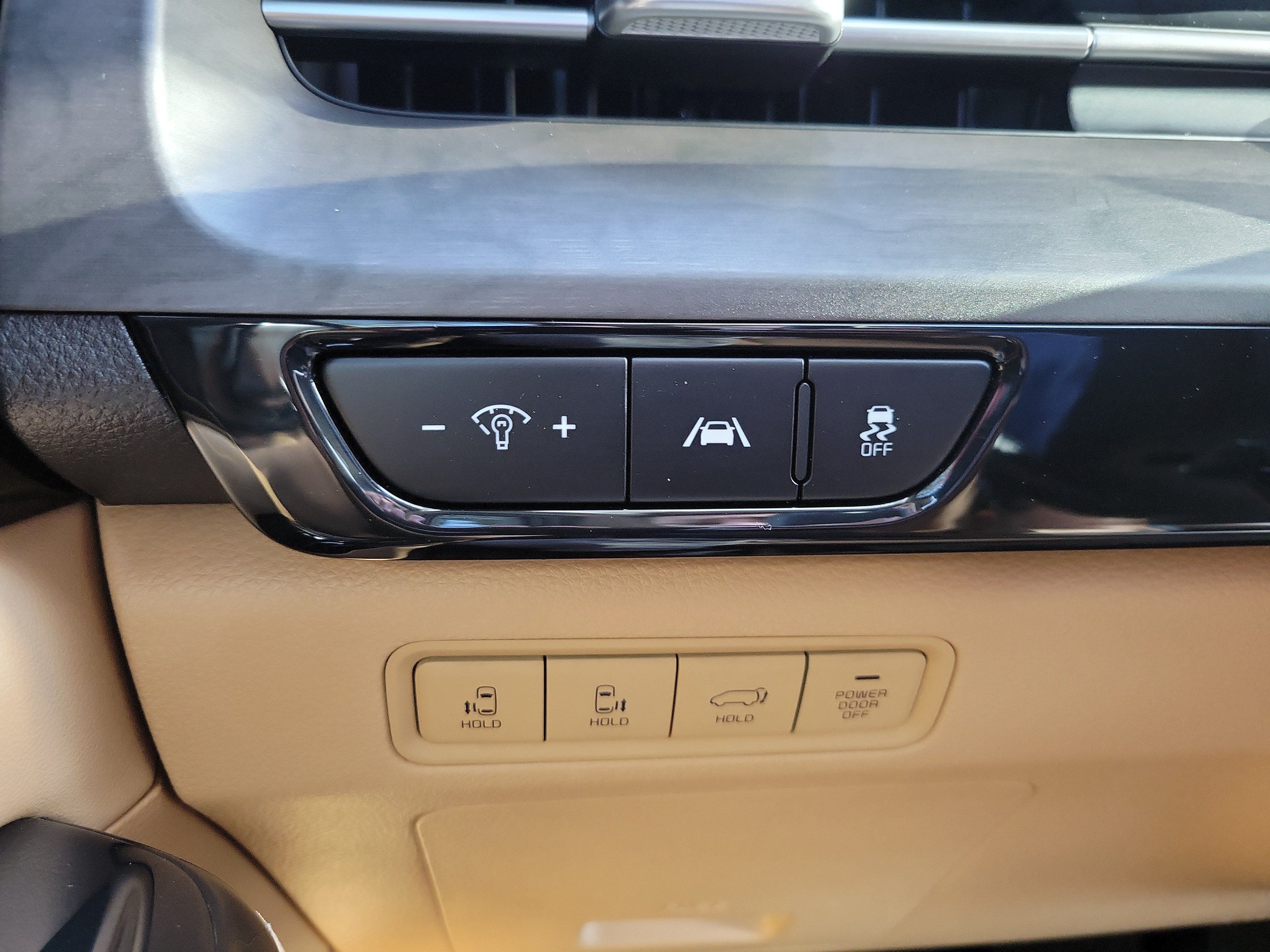 Certified 2023 Kia Carnival EX FWD image 25