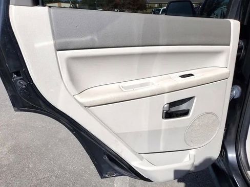 Used 2005 Jeep Grand Cherokee Limited image 17