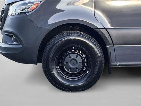 Used 2024 Mercedes-Benz Sprinter 2500 image 24