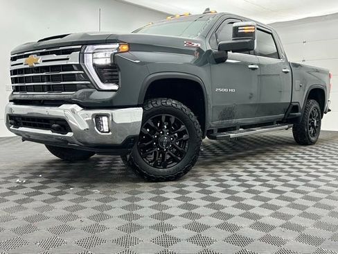 Used 2025 Chevrolet Silverado 2500 LTZ w/ LTZ Premium Package image 19